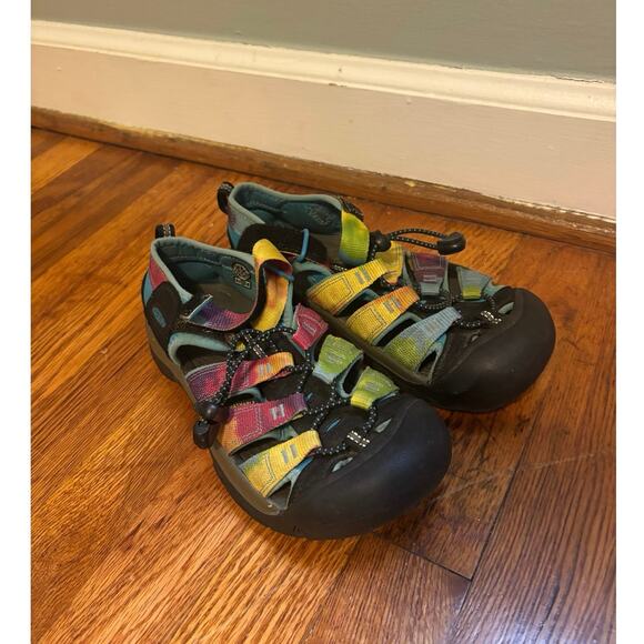 KEEN Newport H2 Tie Dye Rainbow Sandals Youth Size 4 - Picture 1 of 5